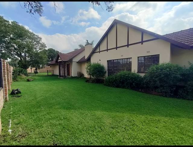 4 BEDROOM FREEHOLD FOR SALE IN BRACKENHURST